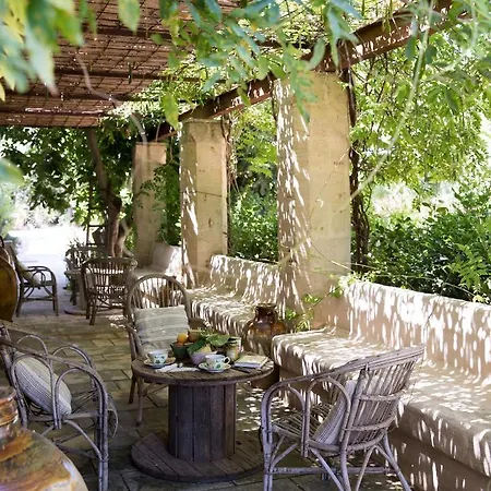 Masseria Caretti Grande Couette-café Casalabate